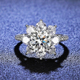 Luxury Sunflower Design Brilliant Round Cut 2ct Moissanite Diamond Ring